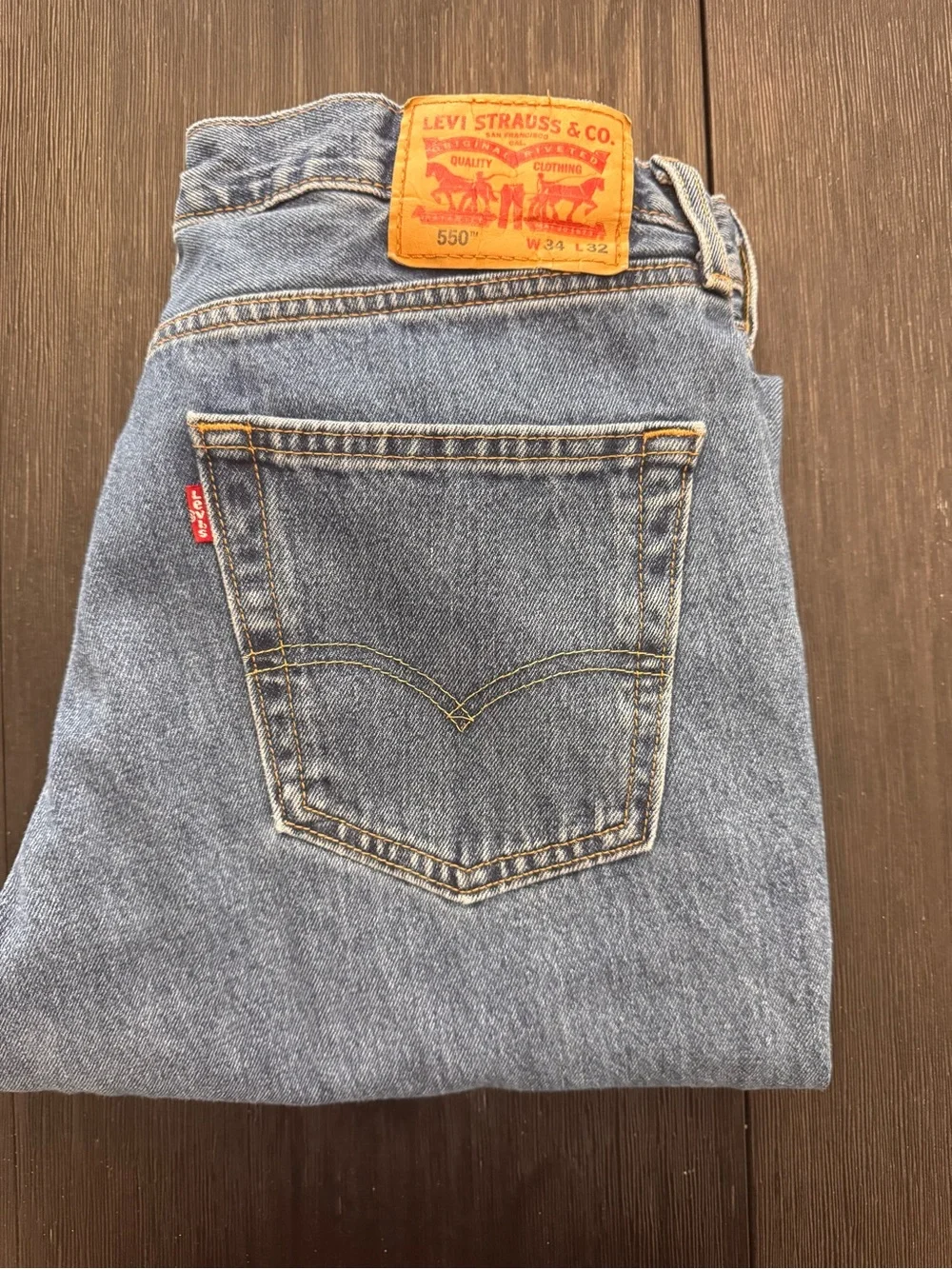 Levis 550 Relaxed Fit Tapered Leg Medium Wash Blue Denim Jeans Mens 34x32